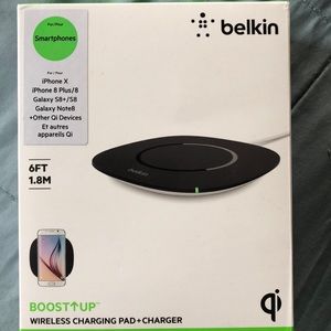 Wireless charging pad and charger